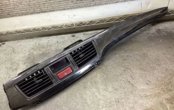 Mitsubishi Lancer Dash center air vent grill MR532228 51000