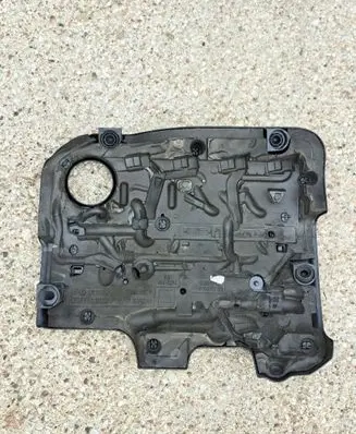 Volkswagen PASSAT B6 Engine cover (trim) 03925 03L103925AA