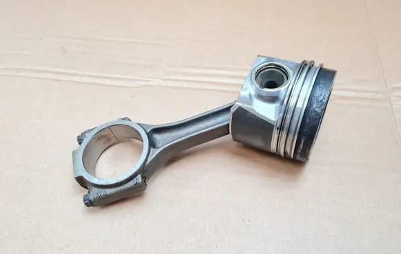 Volkswagen PASSAT B7 Piston with connecting rod 038J BHS