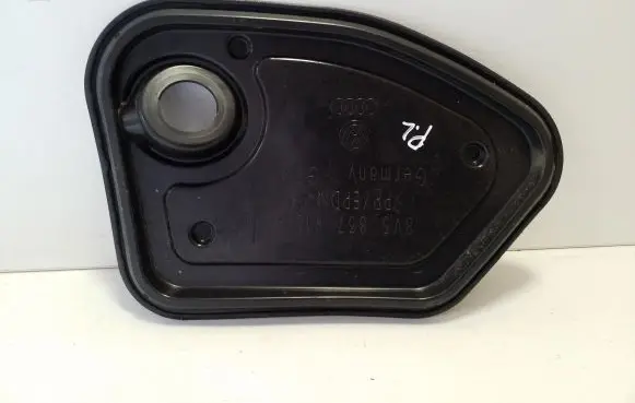 Audi Q3 F3 Other front door trim element 8V5837915A
