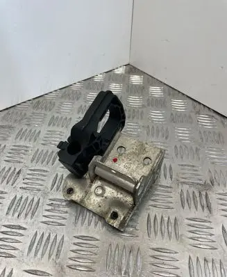 BMW 5 F10 F11 Radiator mount bracket 7186513 7823002