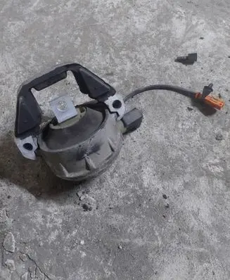 Audi A6 S6 C7 4G Engine mount bracket 