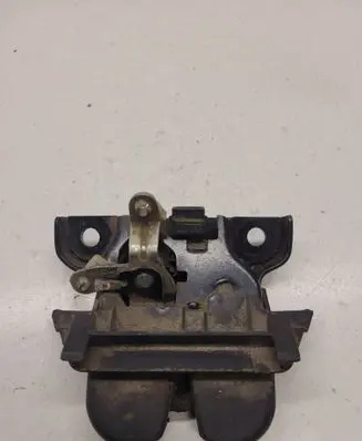 Audi A4 S4 B5 8D Tailgate/trunk/boot lock/catch/latch 8D9827505E