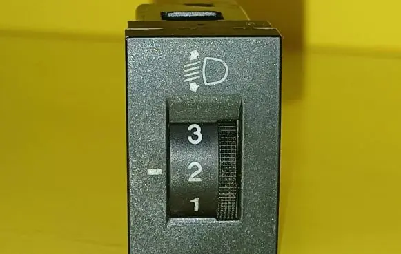 Hyundai Matrix Headlight level height control switch 9337017000