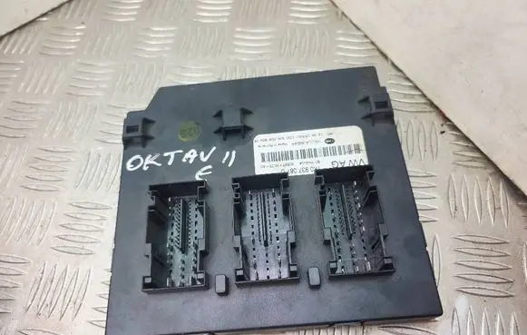 Skoda Octavia Mk2 (1Z) Comfort/convenience module 1K0937087D