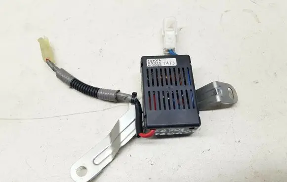Lexus IS 220D-250-350 Antenna control unit 05370741J