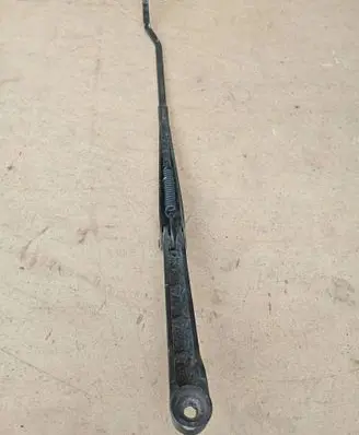 Volkswagen Polo III 6N 6N2 6NF Front wiper blade arm 123633