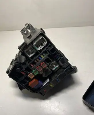 Toyota Yaris Fuse module 8266252330