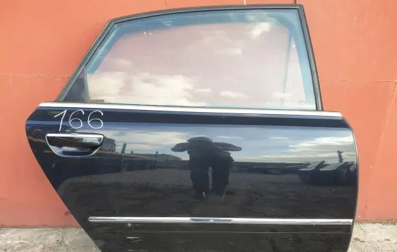 Audi A8 S8 D3 4E Rear door