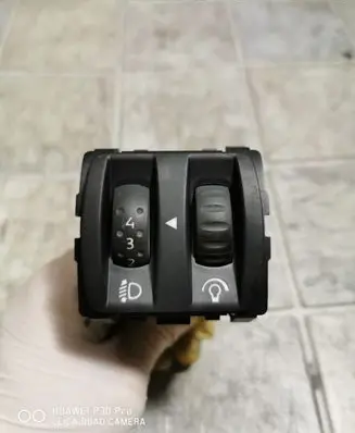 Renault Scenic II - Grand scenic II Headlight level height control switch 88020005 8200121805B