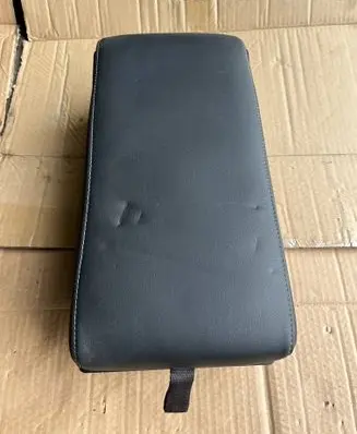 Ford Mondeo MK V Rear seat armrest 