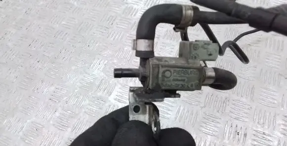 Porsche Cayenne (92A) Turbo solenoid valve 99660515500