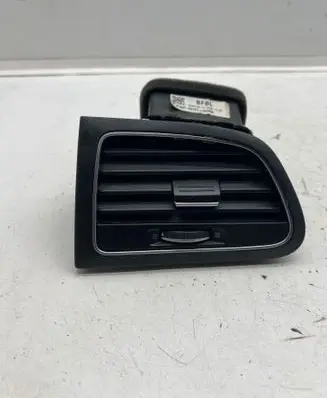 Renault Megane IV Dash center air vent grill 687616296R 2023031515 U091SA