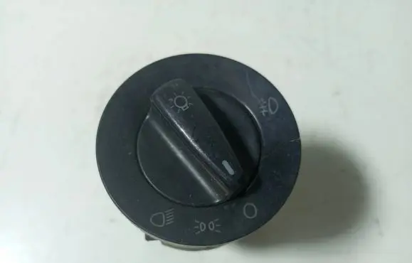 Volkswagen PASSAT B5.5 Light switch 1C0941531
