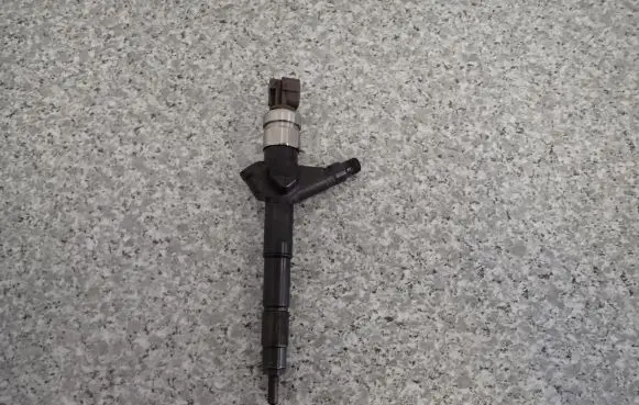 Nissan Primera Fuel injector 16660BN800
