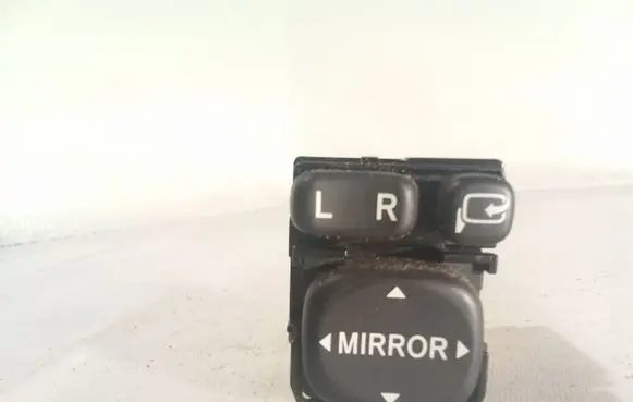 Toyota Avensis T250 Wing mirror switch 183575