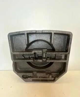 Toyota Avensis T270 Spare wheel section trim 64429-05020 6442905020