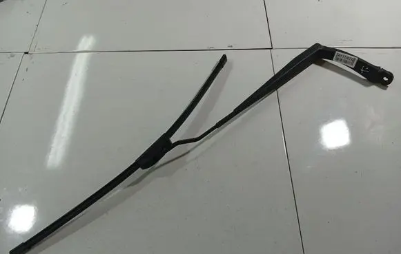 KIA Sportage Front wiper blade arm 
