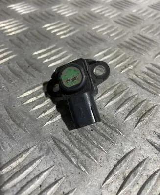 Mercedes-Benz E W211 Air pressure sensor a0051535028