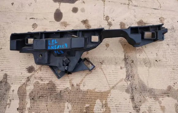 Headlight/headlamp mounting bracket