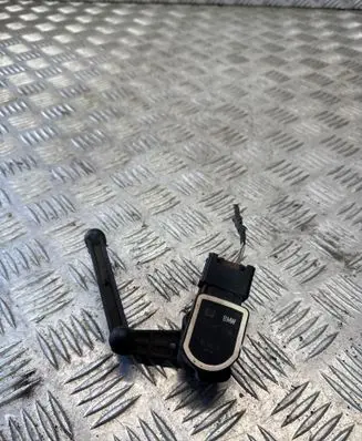 Headlight/headlamp level sensor
