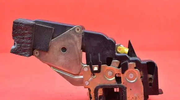 Volvo S40, V40 Front door lock