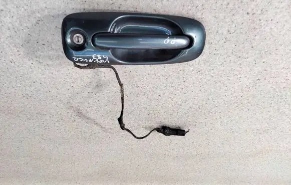 Chrysler Grand Voyager IV Front door exterior handle