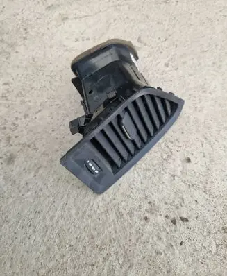 Volvo XC60 Dashboard side air vent grill/cover trim 06780001