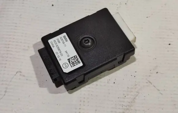 BMW X6M F86 Aerial antenna filter 9289679 65209289679