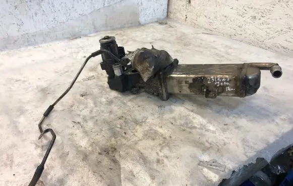 Volkswagen Jetta VI EGR valve cooler 03l131512b