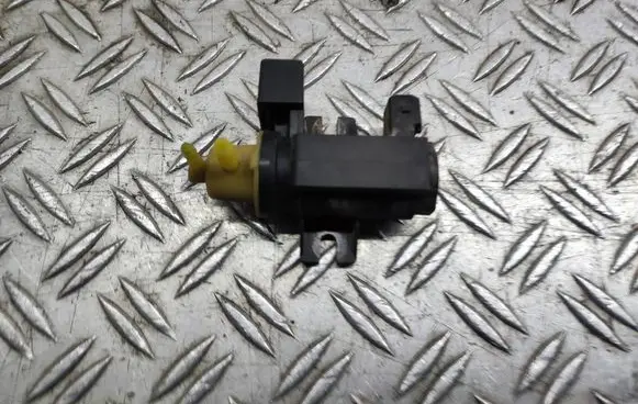 Opel Astra J Turbo solenoid valve 55573362 111186 70142003
