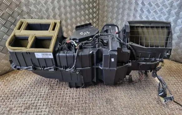 Cadillac Escalade Interior heater climate box assembly 25778971 52420997