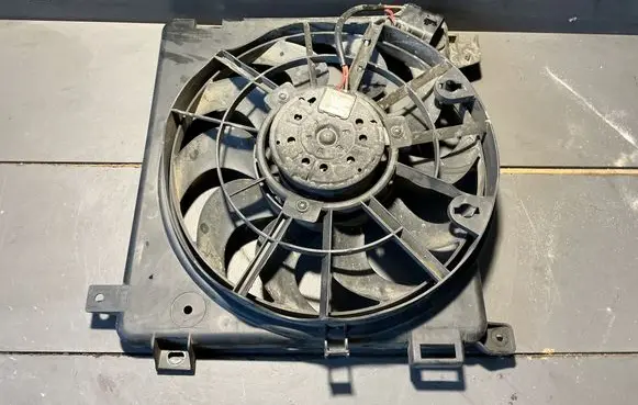 Opel Astra H Electric radiator cooling fan 24467445
