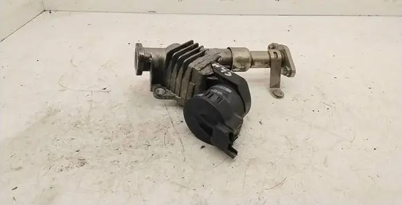 BMW 3 E90 E91 EGR valve 7563241 284711081 EV12