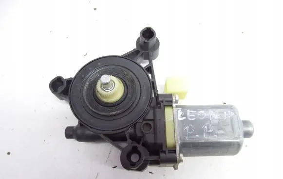 Seat Leon (5F) Front door window regulator motor 5Q0959802B