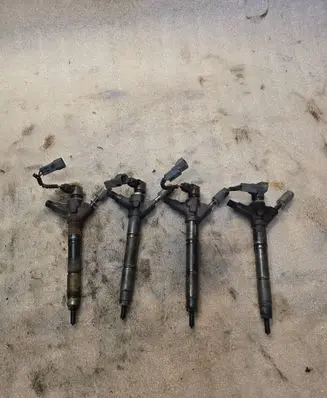 Toyota Avensis T250 Fuel injectors set 09U00352 295900