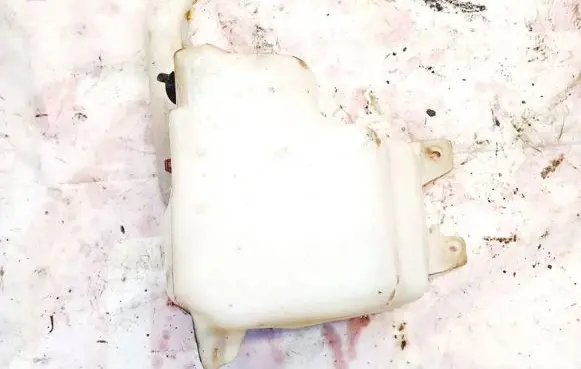 Chrysler Pacifica Windshield washer fluid reservoir/tank