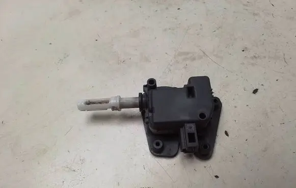 Audi A6 S6 C5 4B Tailgate boot lock/latch motor 8E9827833