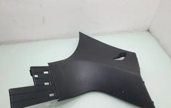 Dodge Durango III (D)pillar trim (top) 1KE77DX9AD