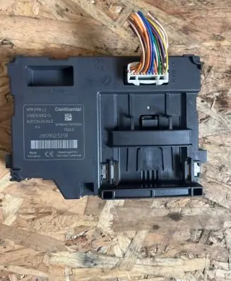 Renault Clio IV Engine ECU kit and lock set 285902325R 0180151002 A2C53424963