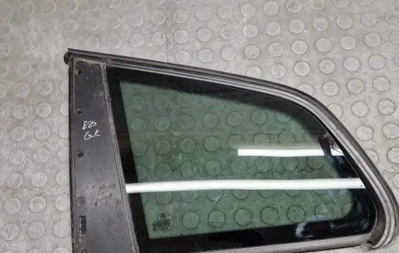 BMW X3 E83 Rear side window 3402291