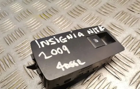 Opel Insignia A Electric window control switch 13301886