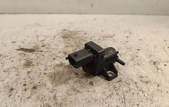 Opel Insignia B Vacuum valve 55574896