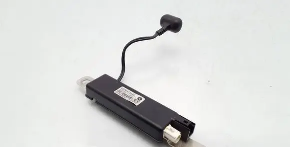 Lancia Voyager Aerial antenna amplifier 05064324AC 40908F11005F 016842911324AC