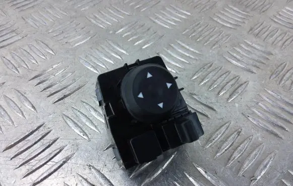 Hyundai i20 (BC3 BI3) Wing mirror switch 93530BV000