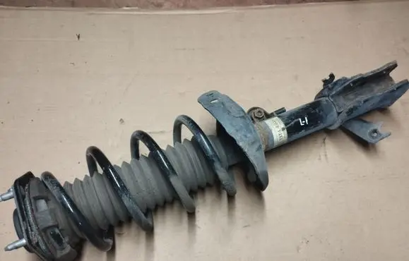 Honda CR-V Front shock absorber/damper