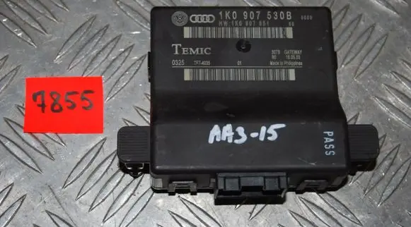 Audi A3 S3 8P Gateway control module 1K0907530B