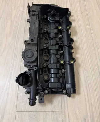 BMW 5 F10 F11 Rocker cam cover 8570828 15265812