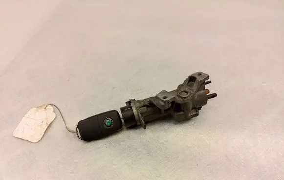 Skoda Fabia Mk2 (5J) Ignition lock 4B0905851C