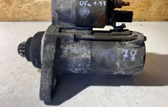 Volkswagen Golf V Starter motor 02Z911023H TS18E1 0901083948